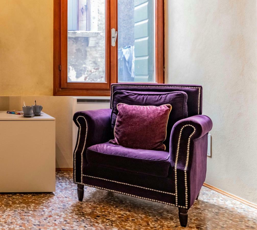 Gondola Bianca Venisejetaime Apartment Bagian luar foto